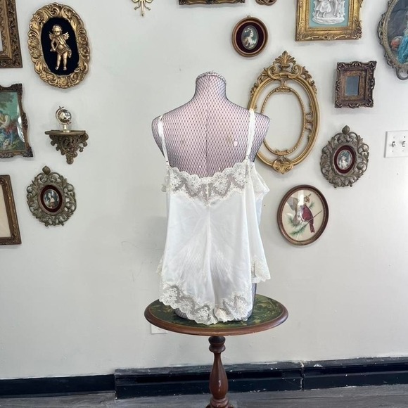 Lady Barbizon Satin Remarque Lace Bodysuit 2X Ivory Nylon Blend - Picture 3 of 7